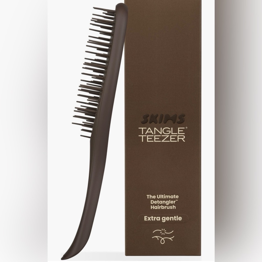 Skims x Tangle Teezer